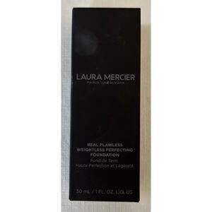 Laura Mercier Real Flawless Weightless Perfecting Foundation Color 2N1 Cashew